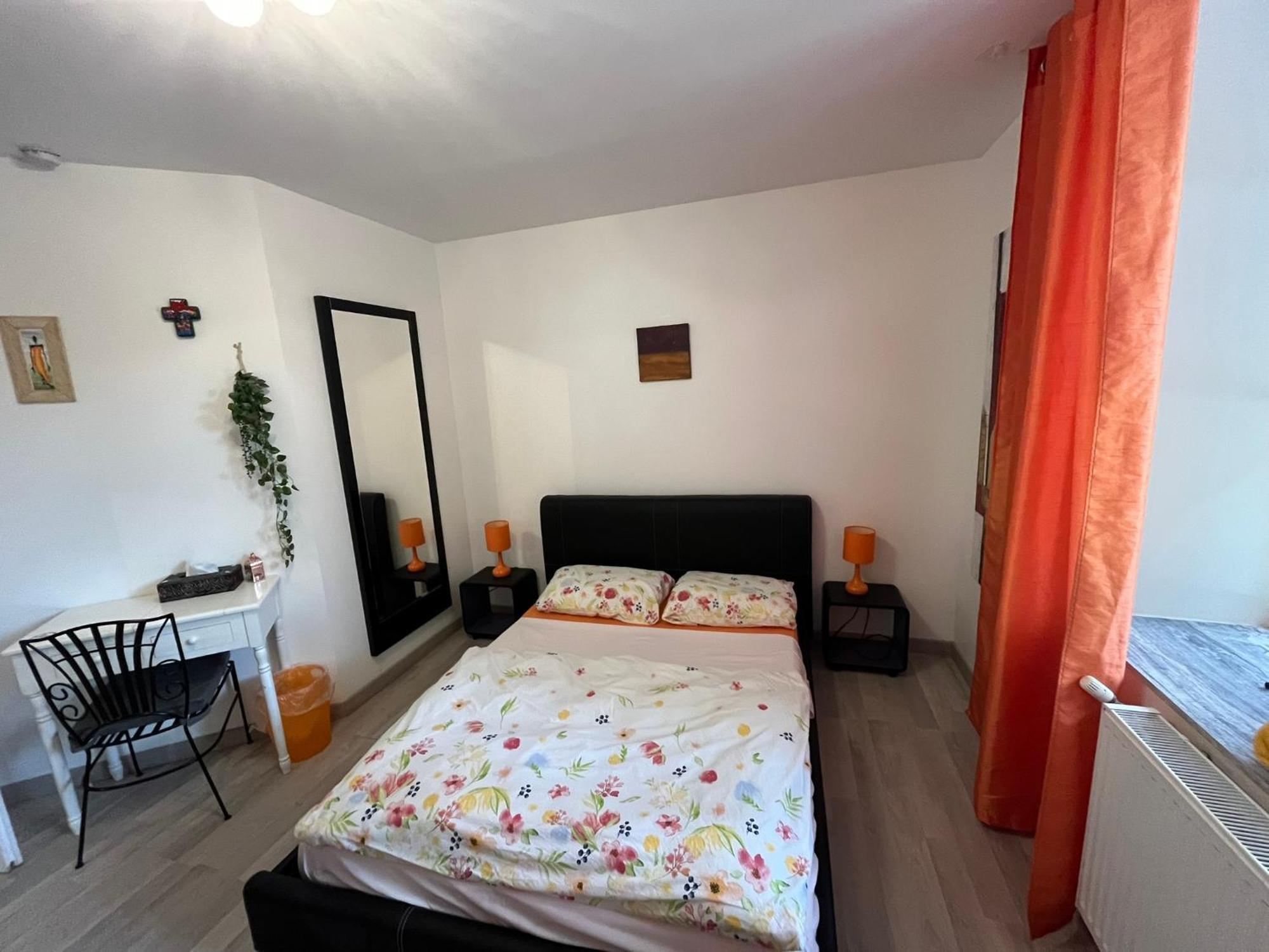 Couleurs De La Vie - Chambres D'Hotes Et Gite Cormatin Quarto foto